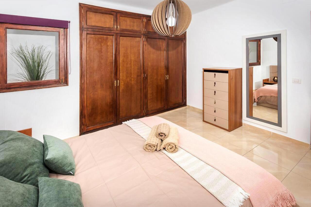 Apartamentos Mares De Lava - Puerto Del Carmen Puerto del Carmen  Buitenkant foto